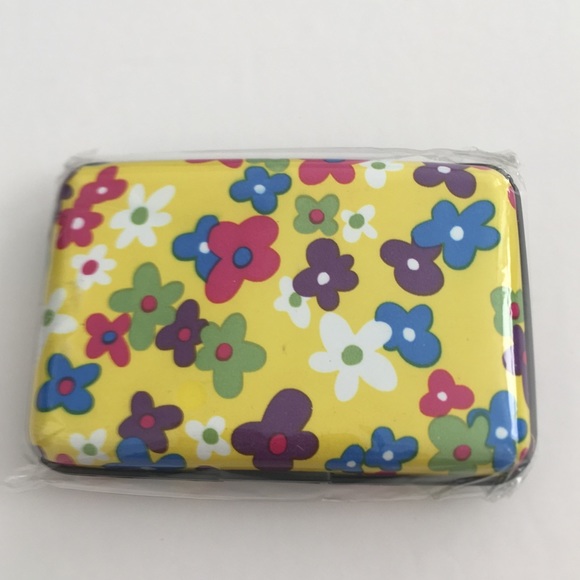 Handbags - NWT RFID Blocking Protection Credit Card Aluminum Wallet.